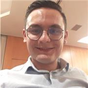 Actualmente estoy acabando mis estudios universitarios de Historia por la universidad de Santiago de Compostela. Me ofrezco a dar clases sobre cualquier época histórica